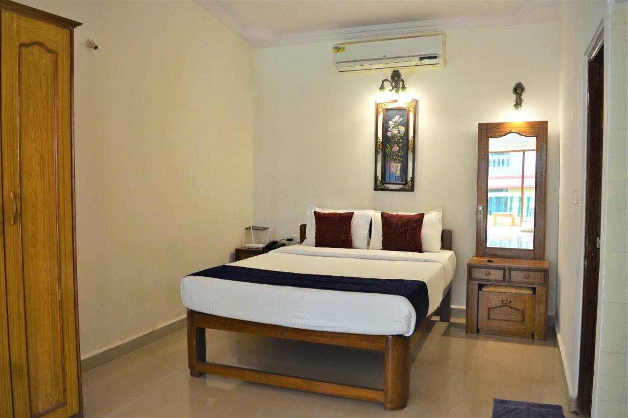Sonika's Paradise Hotel Candolim